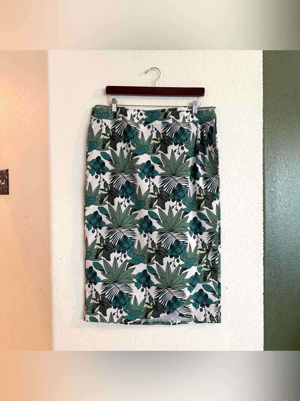 Ripskirt Hawaii Womens Skirt Wrap Green Tropic Leaves Pocket Size XL